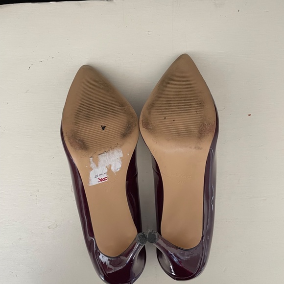 Nine West burgundy patent leather pumps - Picture 6 of 8